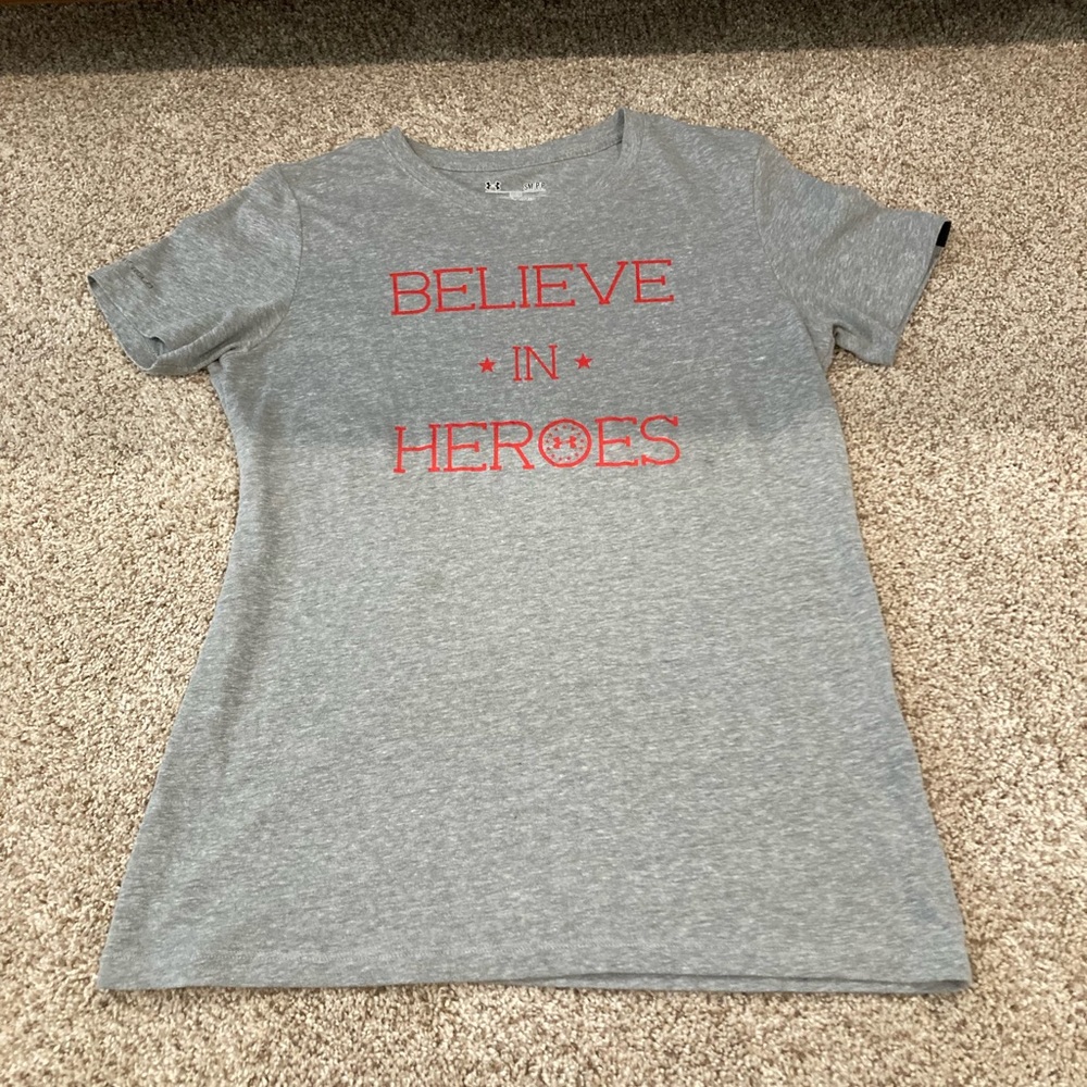 Women under armour grey red wounded warrior project believe in heroes tshirt m